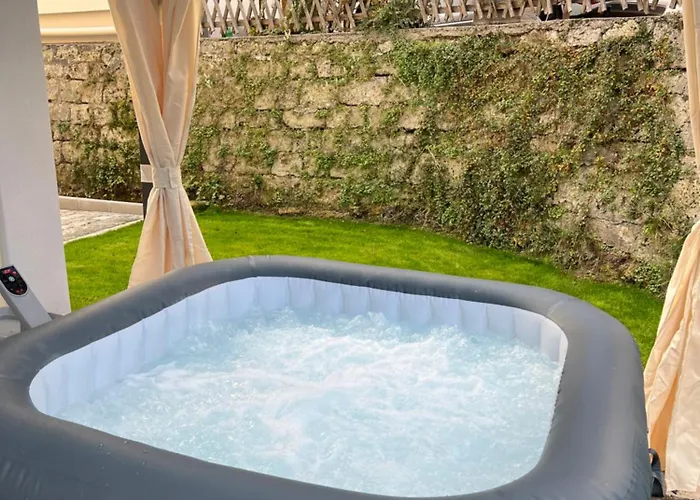 4younic Glonn1 * Boxspring * Jacuzzi * Netflix*65“ Apartmán *